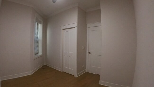 Building Photo - 1215 W Erie St