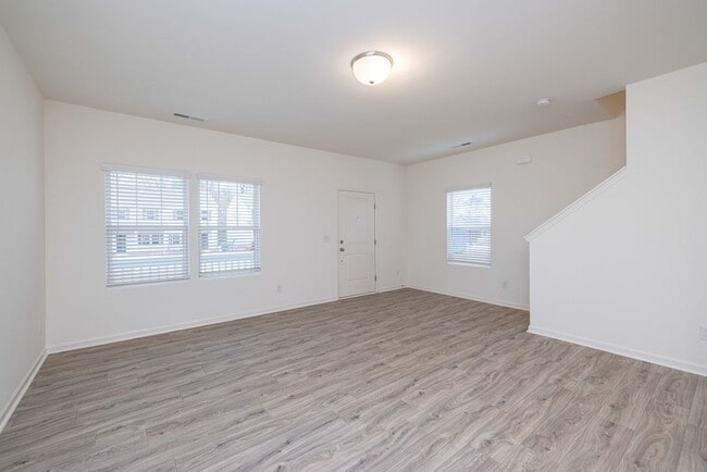 Building Photo - Charming 3-Bedroom Townhome Near Jack Alexander Blvd - APRIL MOVE IN SPECIAL