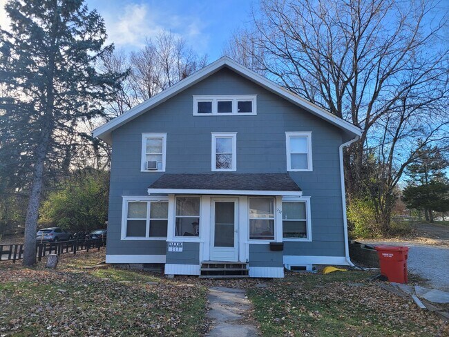 Primary Photo - 237 Campus Ave