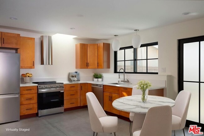 Building Photo - 424 N Avenue 64