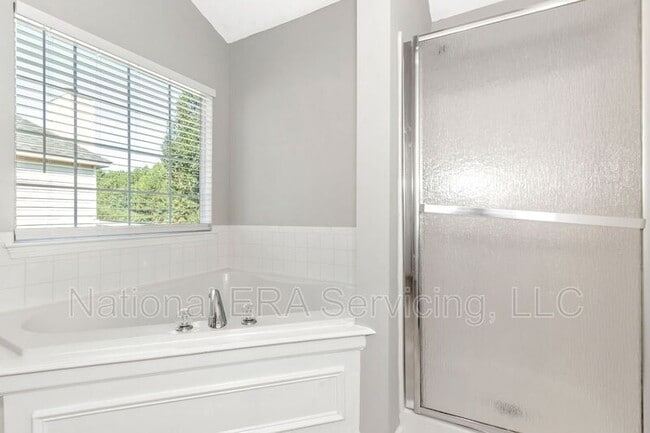 Building Photo - 420 Harvick Cir