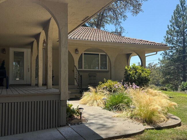 Building Photo - Beautiful Lake View Home for Rent in Lake of the Pines 3 Bed | 2.5 Bath | 1,775 Sq Ft