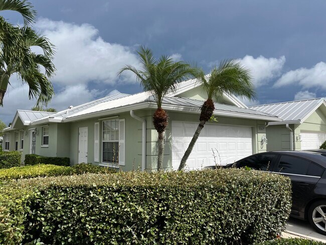 Primary Photo - 1624 SW Waterfall Blvd