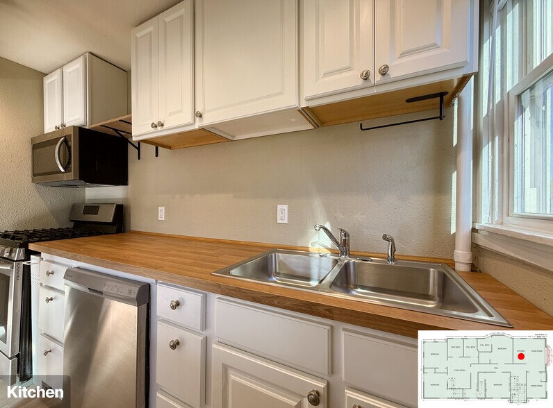 Kitchen - 2613 Bryant Ave S