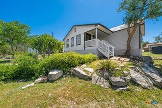 Building Photo - 1219 Lakeside Dr E