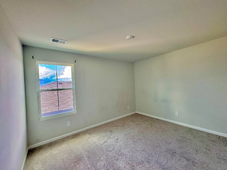 Building Photo - 321 Sweetbay Dr