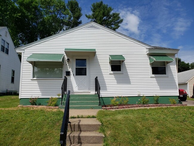 Building Photo - 3 bed 1.5 bath single family home in Wausau