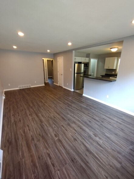 Living Area - 5907 New York Ave