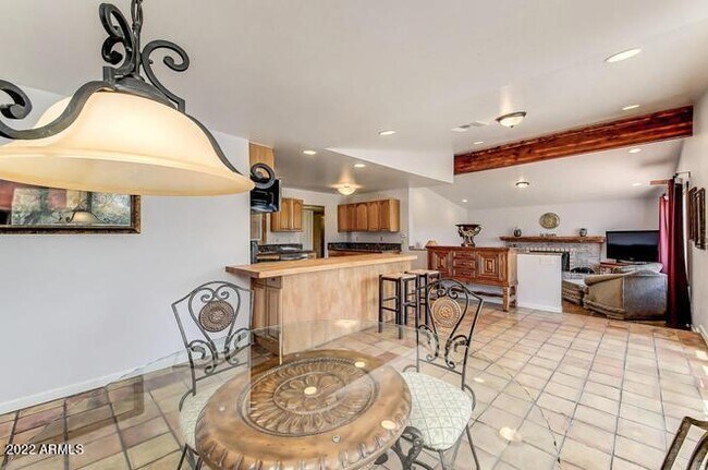 Building Photo - 137 E Fremont Dr