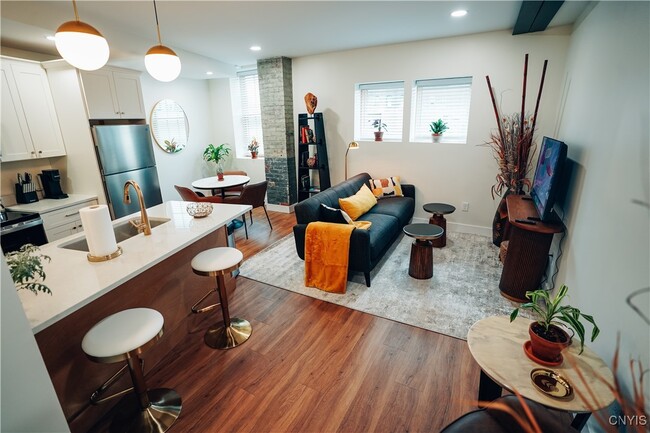 Primary Photo - 110 Hotel St