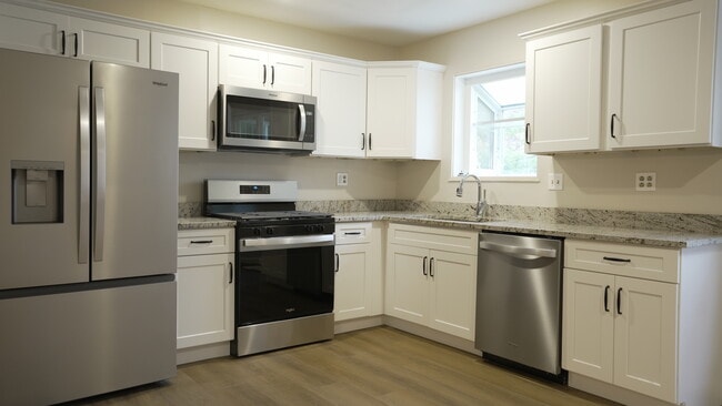 Building Photo - Spruce Hill