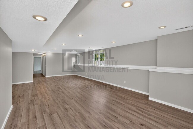 Building Photo - 2305 NE Hanover Ct