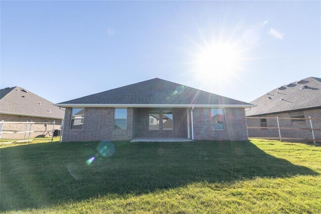 Building Photo - 1013 SE 30th St