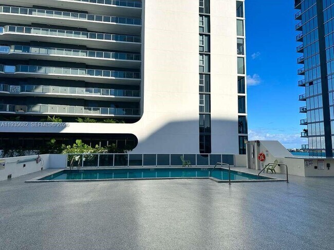 Building Photo - 601 NE 23rd St