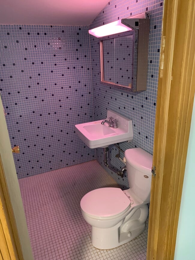 Building Photo - 3269 S 95th St