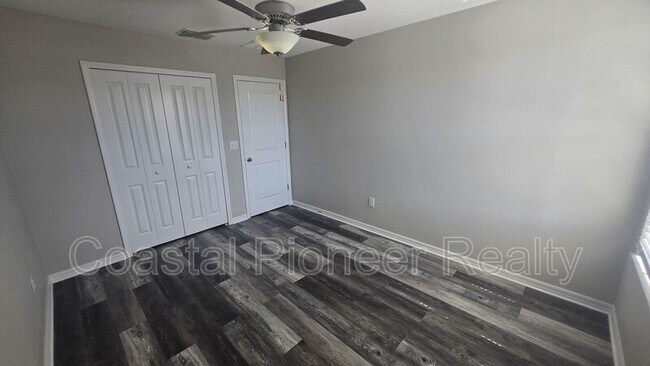 Building Photo - 9613 Sage Creek Dr