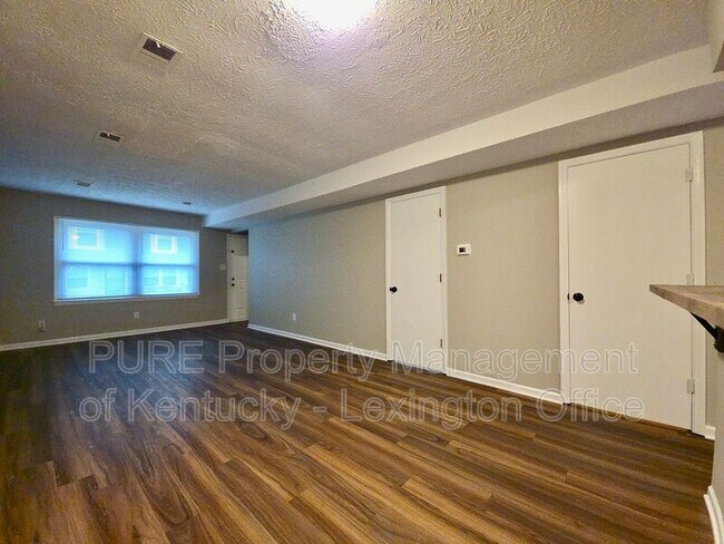 Building Photo - 2853 Snow Rd