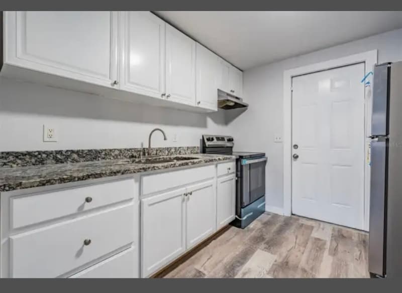 Building Photo - 1707 E Idell St