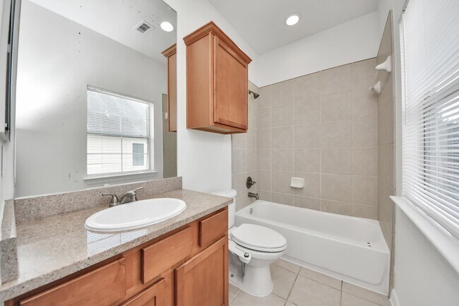 Building Photo - 3001 Murworth Dr