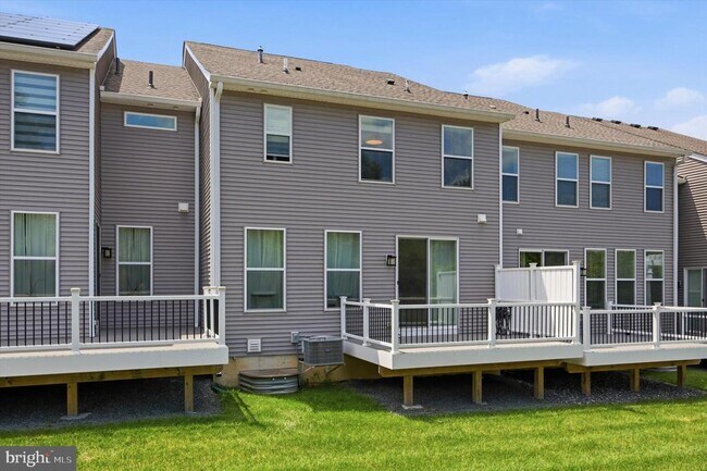 Building Photo - 203 Segel Dr
