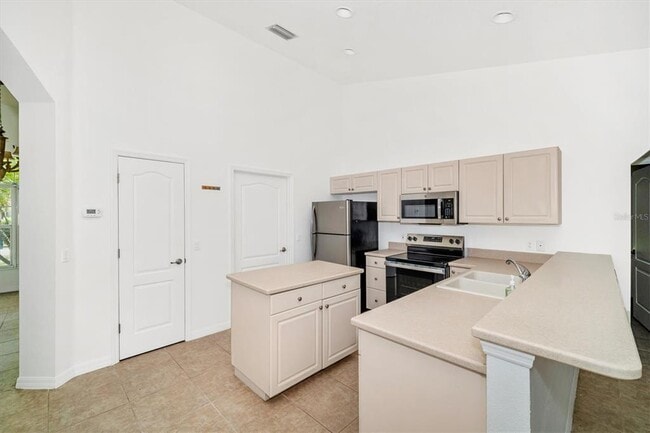 Building Photo - 3674 Lorton Ave