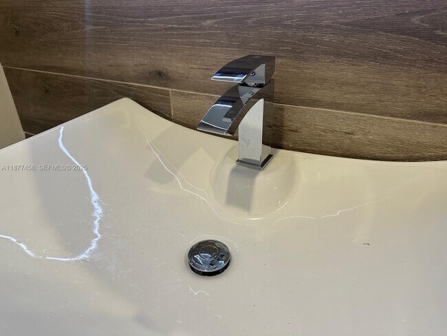 Building Photo - 2801 NE 183rd St