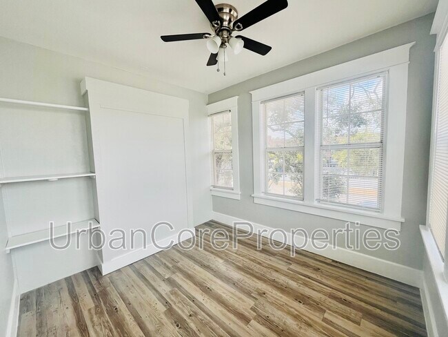 Building Photo - 419 4th St N