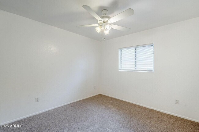 Building Photo - 16 W Loma Vista Dr