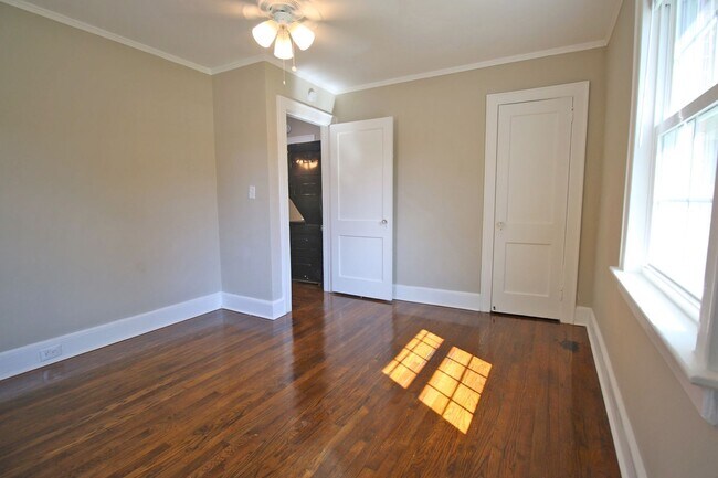 Building Photo - Charming 2 Bedroom, 1 Bath Brick Home in a Prime Location *No Students*