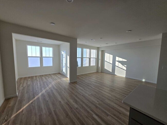 Building Photo - 2223 Ryegrass Ln
