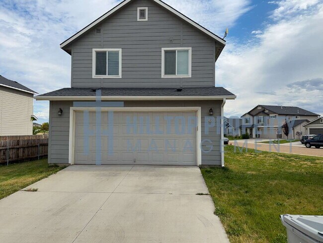 Building Photo - Beautiful 3 Bed, 2.5 Bath