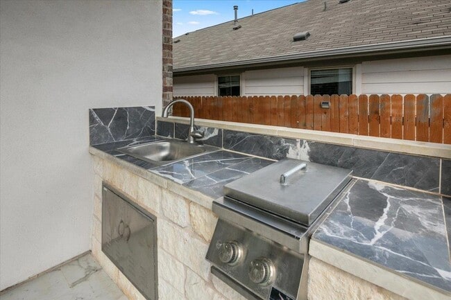 Building Photo - 405 Arrowhead Vine St