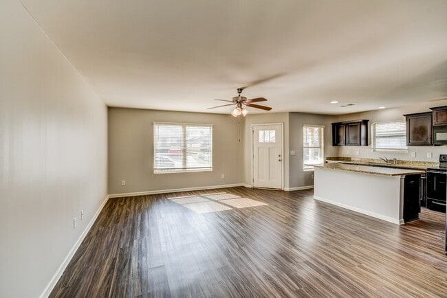 Building Photo - 16419 Waterbury Ln