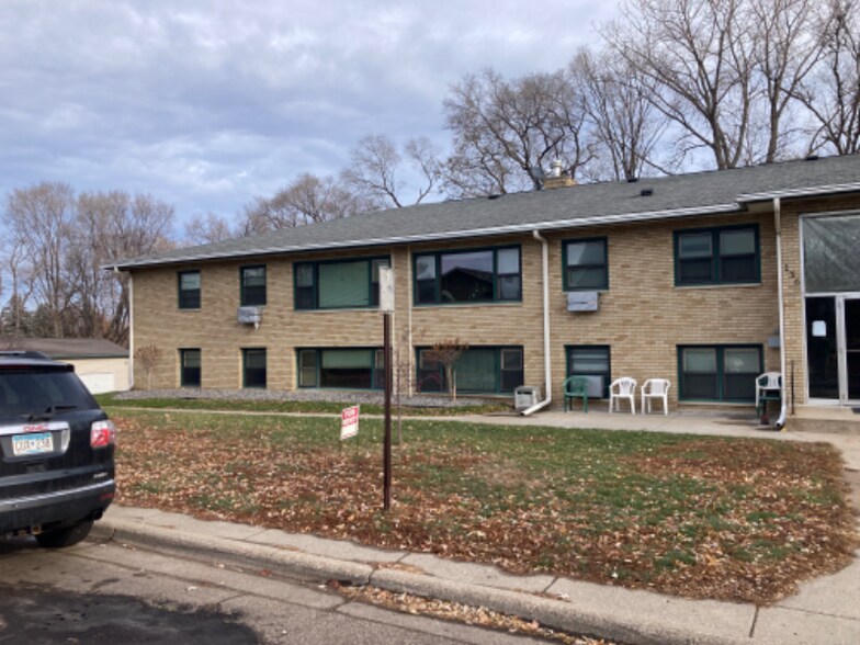 Building Photo - 136 11th Ave N