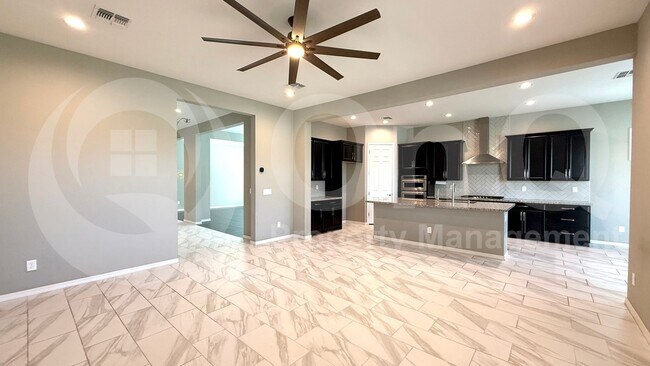 Building Photo - 5530 N 107th Ln