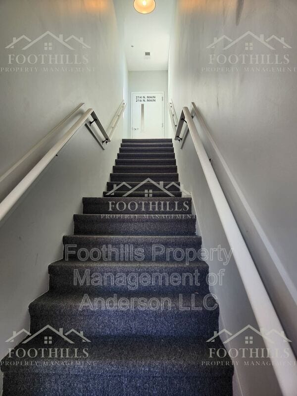 Building Photo - 214 N Main St