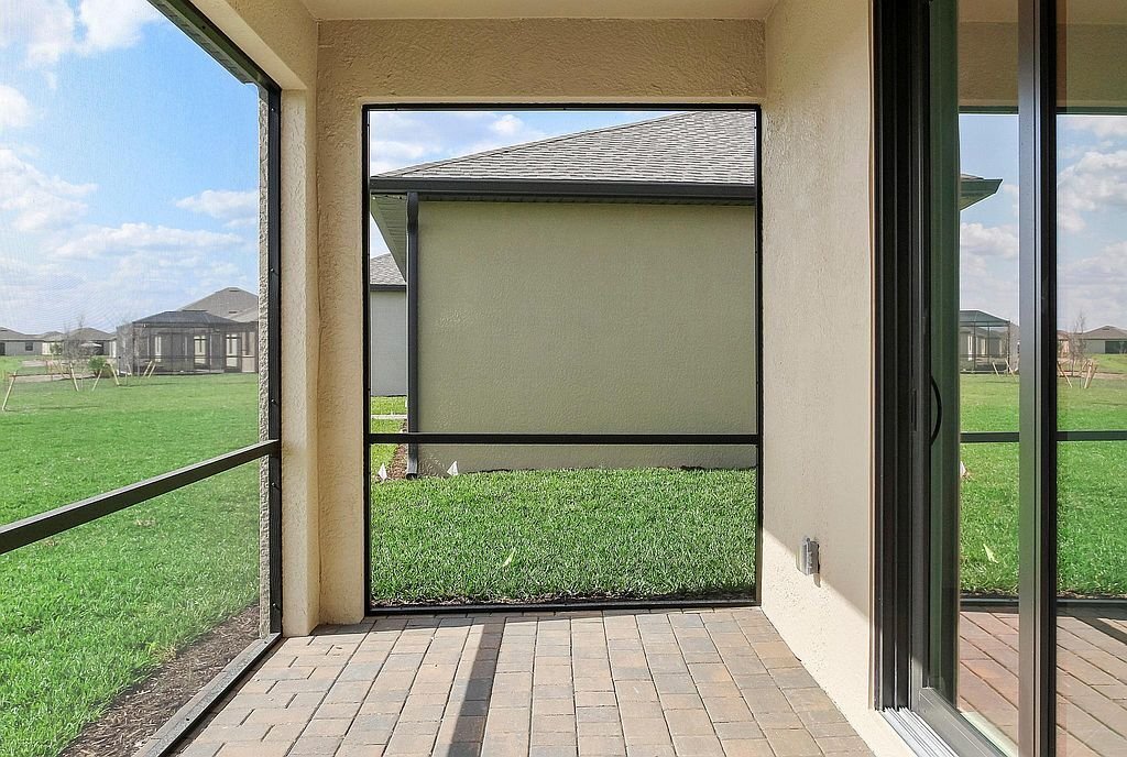 Building Photo - 14882 Portico Blvd