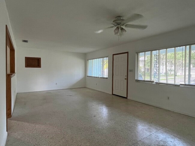 Building Photo - 58 Riberia St