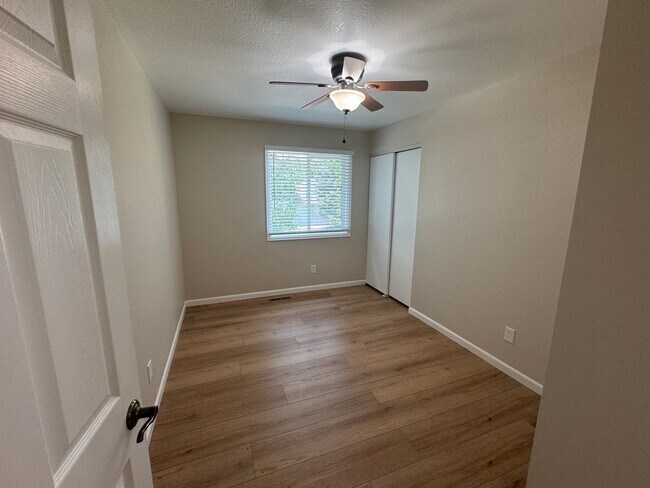 Building Photo - 3 Bed 2 Bath Home in central Fort Collins