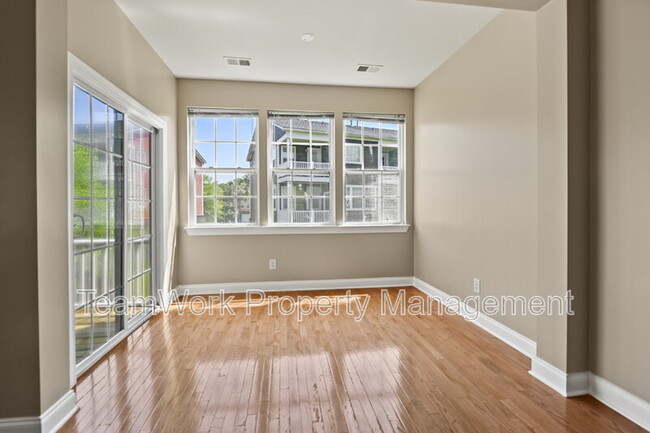 Building Photo - 9034 Parlor Dr