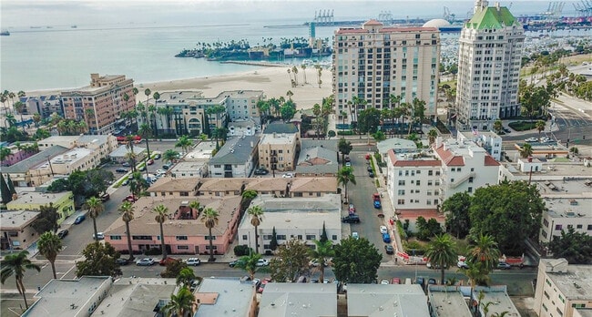 Close to Beach! - Ambassador Apartments