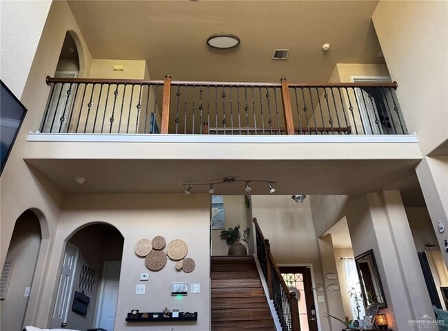 Building Photo - 40 San Angelo St