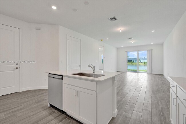 Building Photo - 3777 Harborside Ave