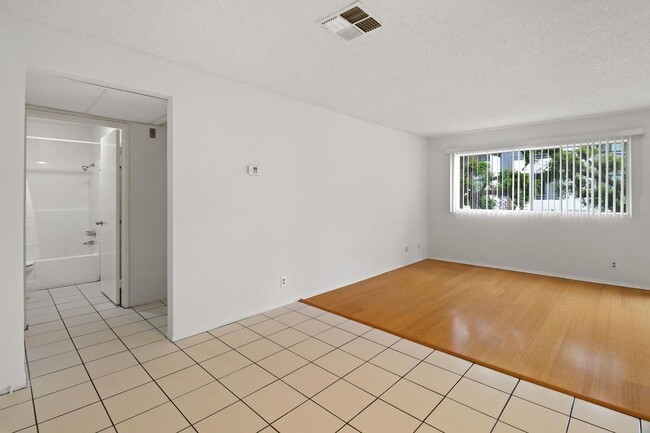 Interior Photo - 1394 Midvale Avenue,