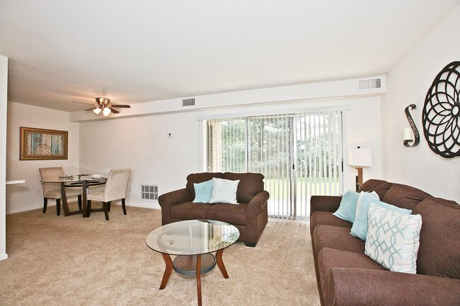 Spacious Living Rooms - Middletown Valley