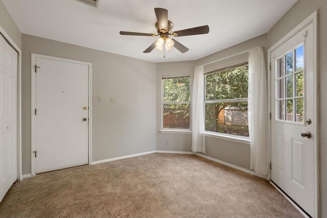 Building Photo - 1807 Lion-Heart Dr