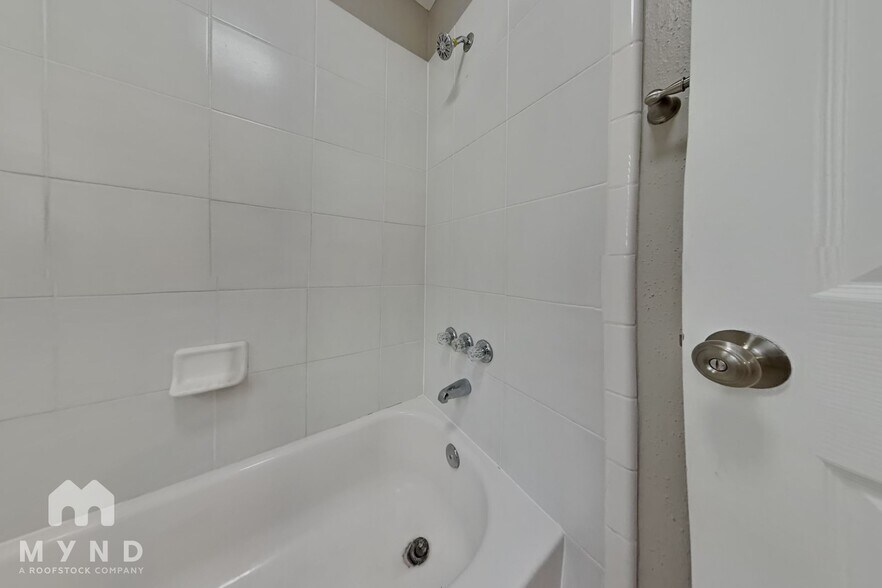 Building Photo - 3218 Sedgeborough Cir