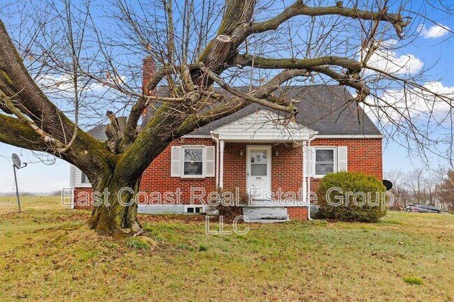 Building Photo - 838 Jenny Wren Dr