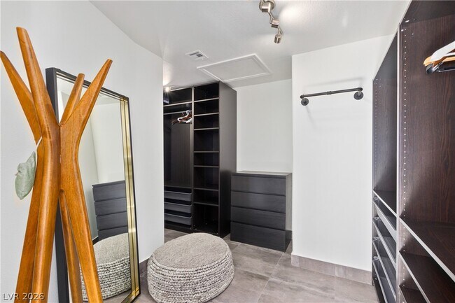 Building Photo - 9301 St James Cir