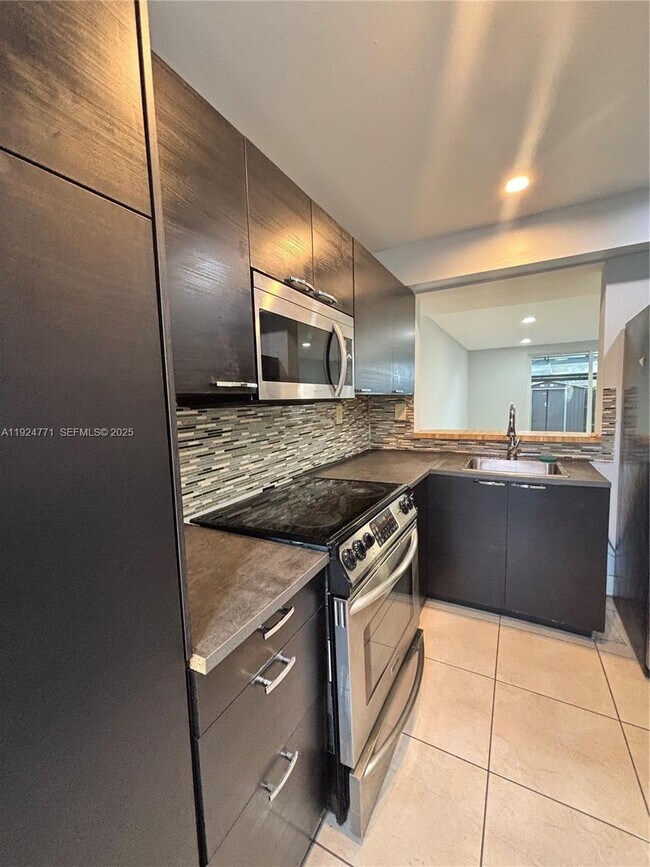 Building Photo - 600 NW 107th Ave